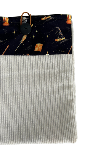 Housse protège livre - Pièce unique - Velours magique