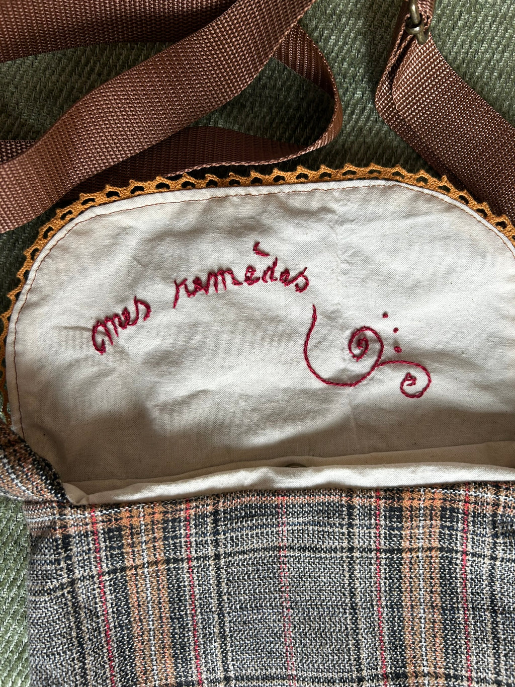 Sac écossais brodé